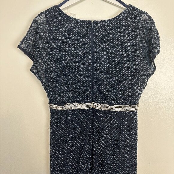 MAC DUGGAL Beaded Butterfly Sleeve Column Gown in Midnight Size US 6 NWT - Picture 9 of 12